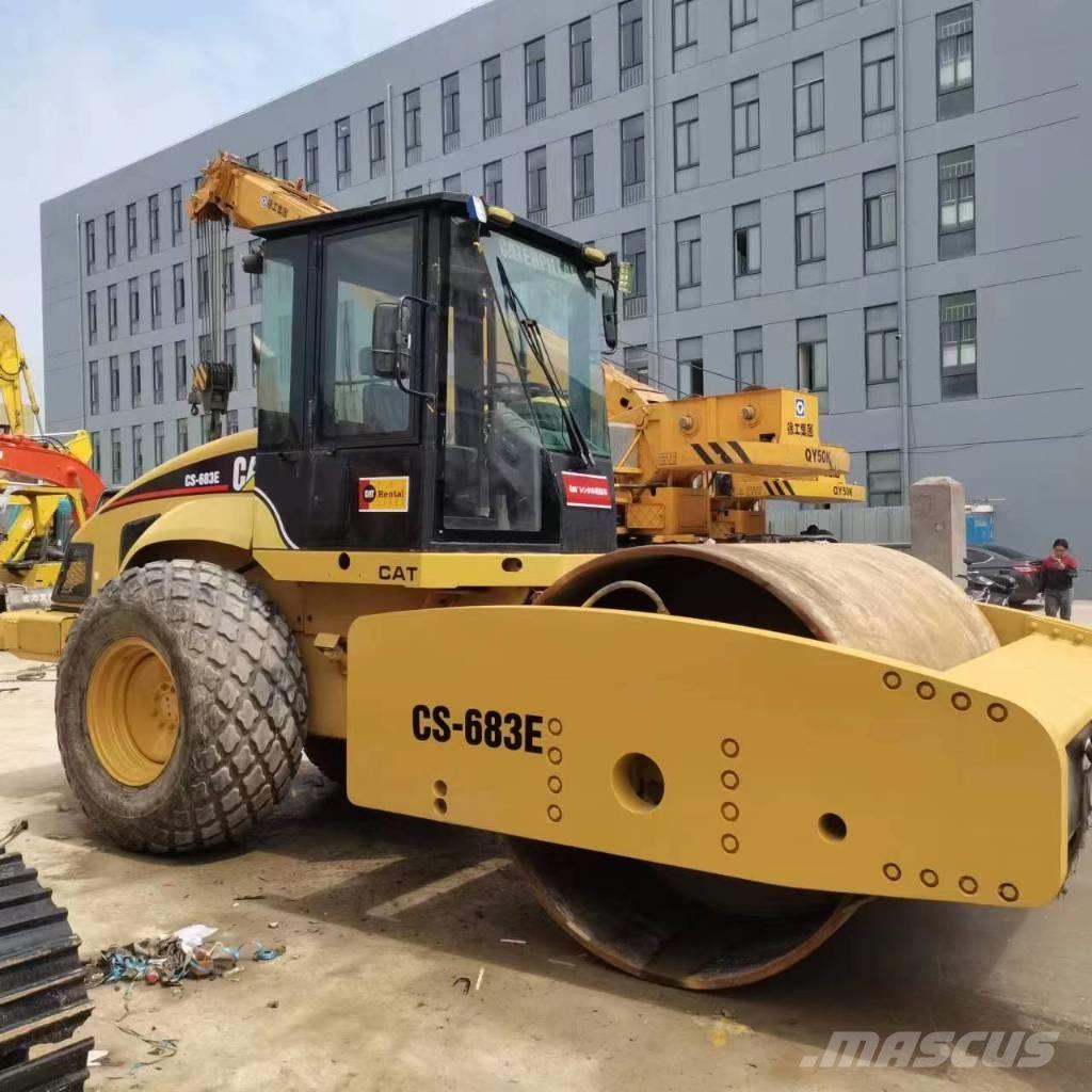 CAT CS 683 E Single drum rollers