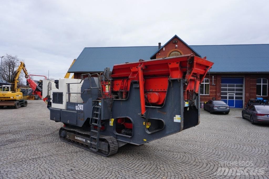 Sandvik QJ 241 Mobile crushers