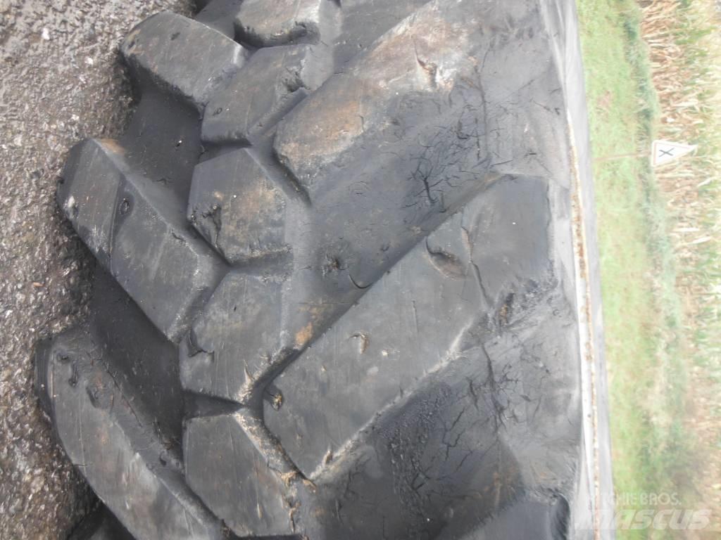 Michelin 15R22.5 Tyres, wheels and rims