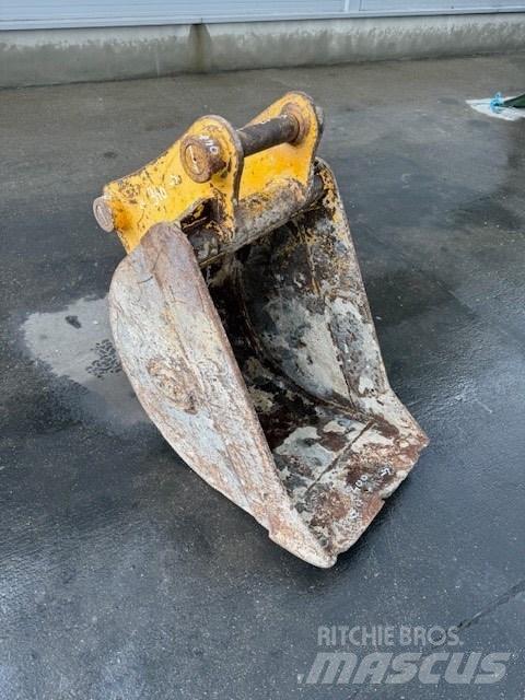 JCB 7-8 TON Backhoes