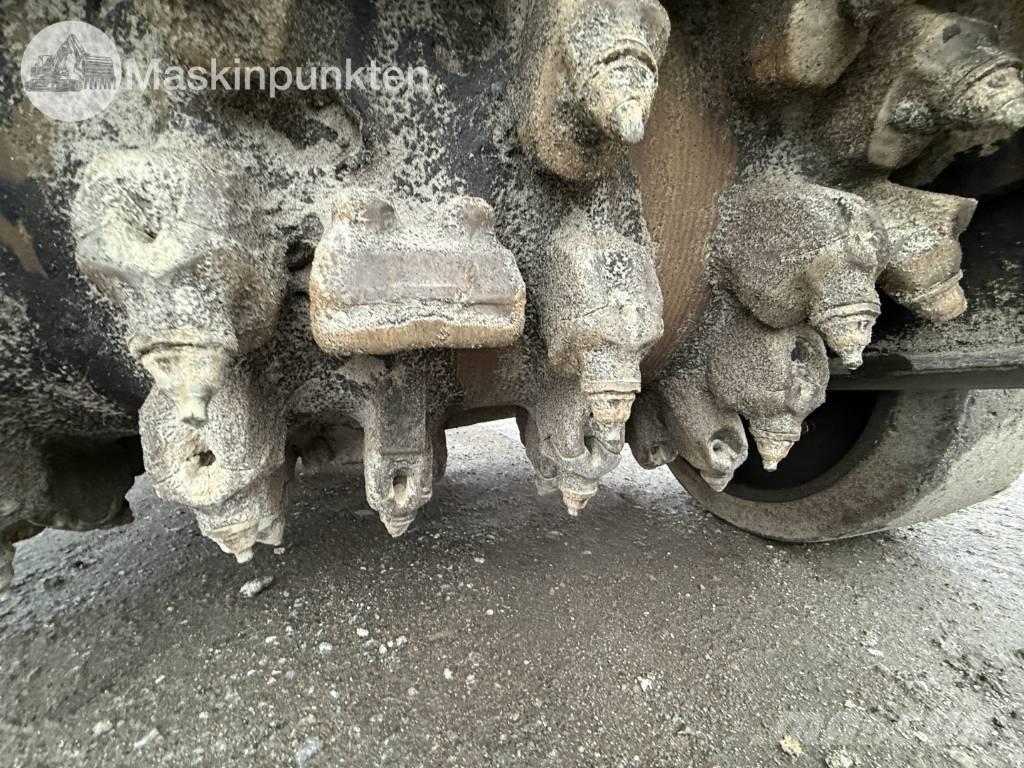 Wirtgen W 100 Asphalt cold milling machines