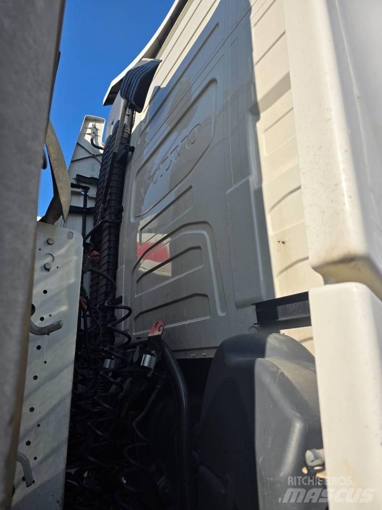 Volvo FH500 XL Tractor Units