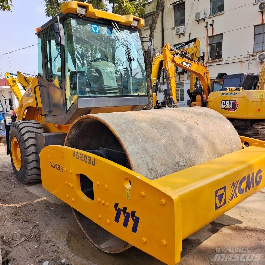 XCMG XS 202J Single drum rollers