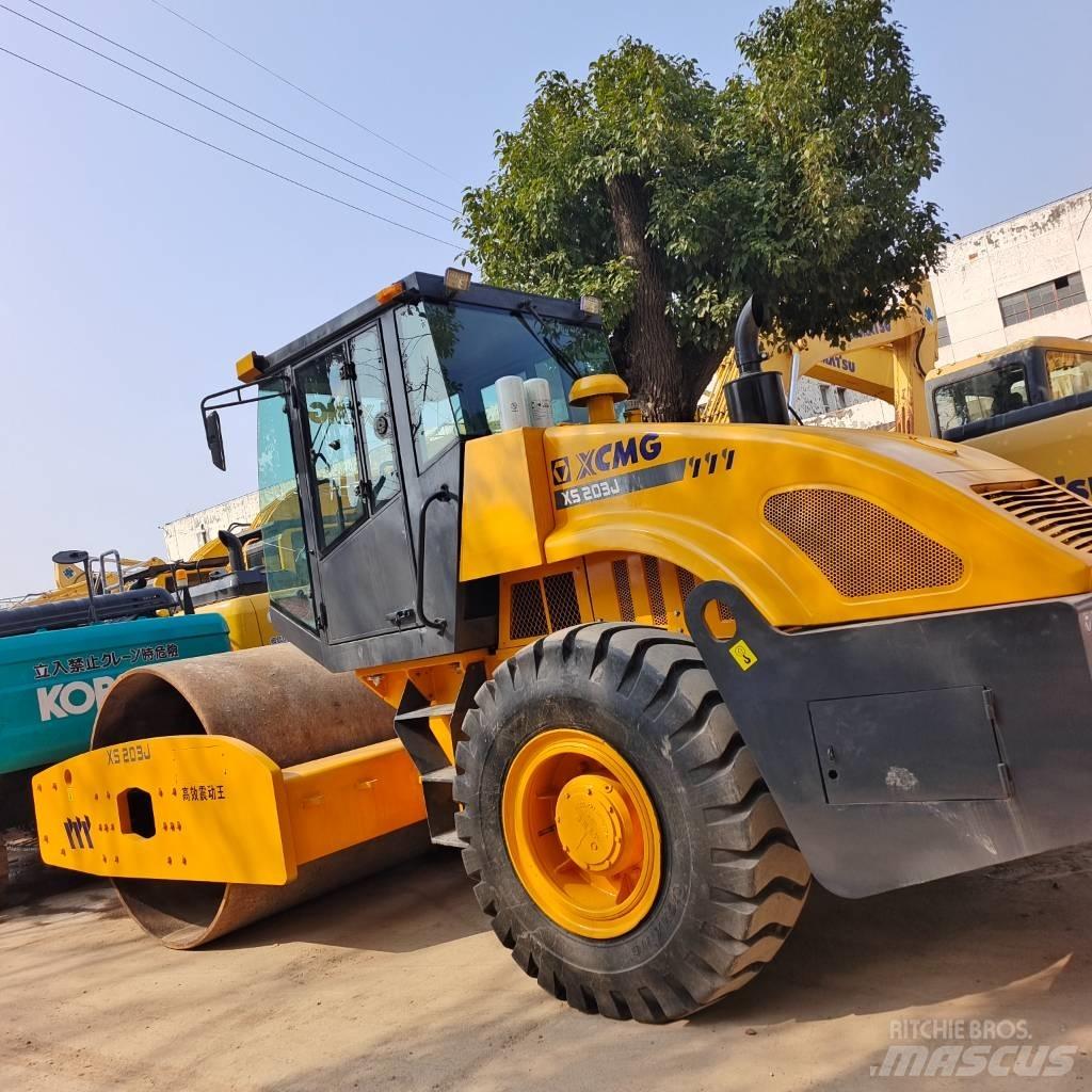 XCMG XS 202J Single drum rollers
