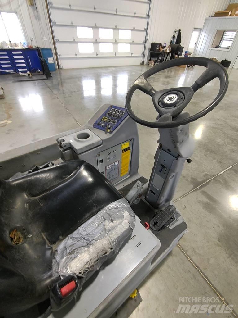 Advance Adgressor Combination sweeper scrubbers