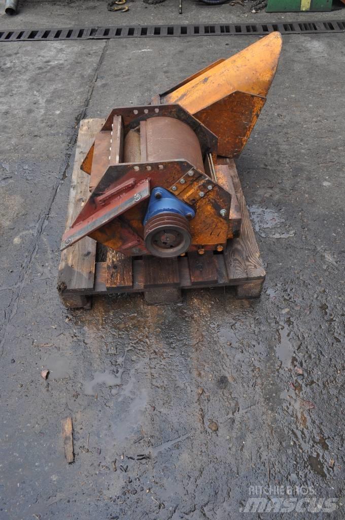  Rębak bębnowy Wood splitters and cutters