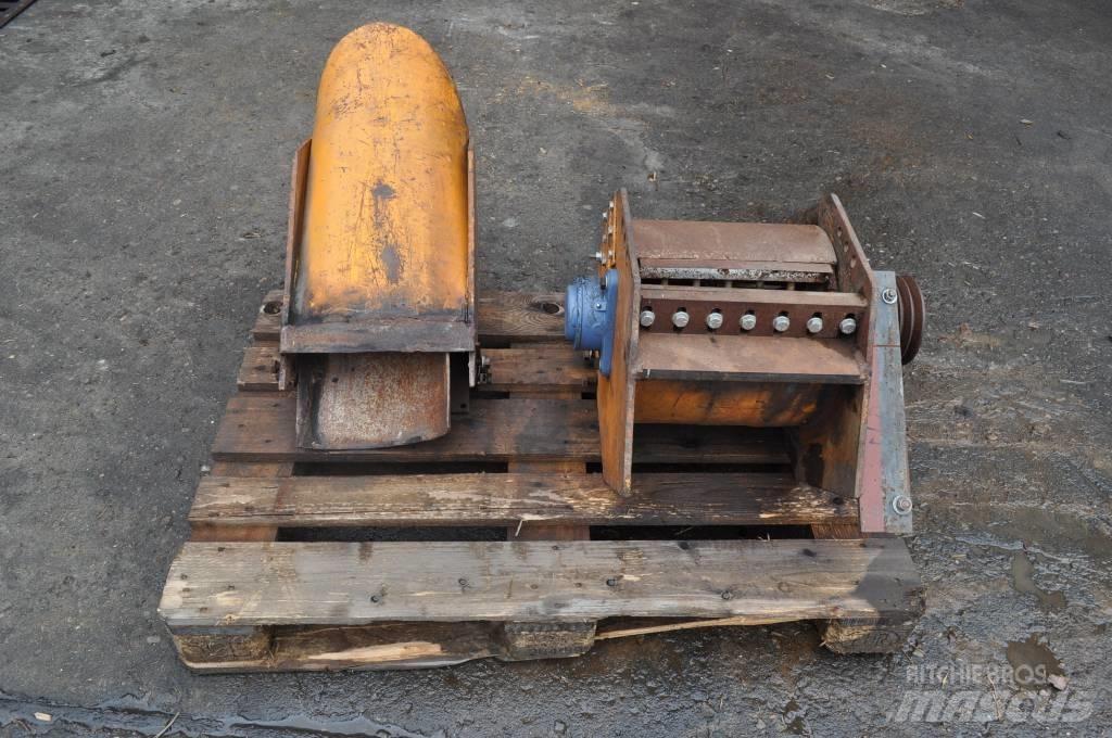  Rębak bębnowy Wood splitters and cutters