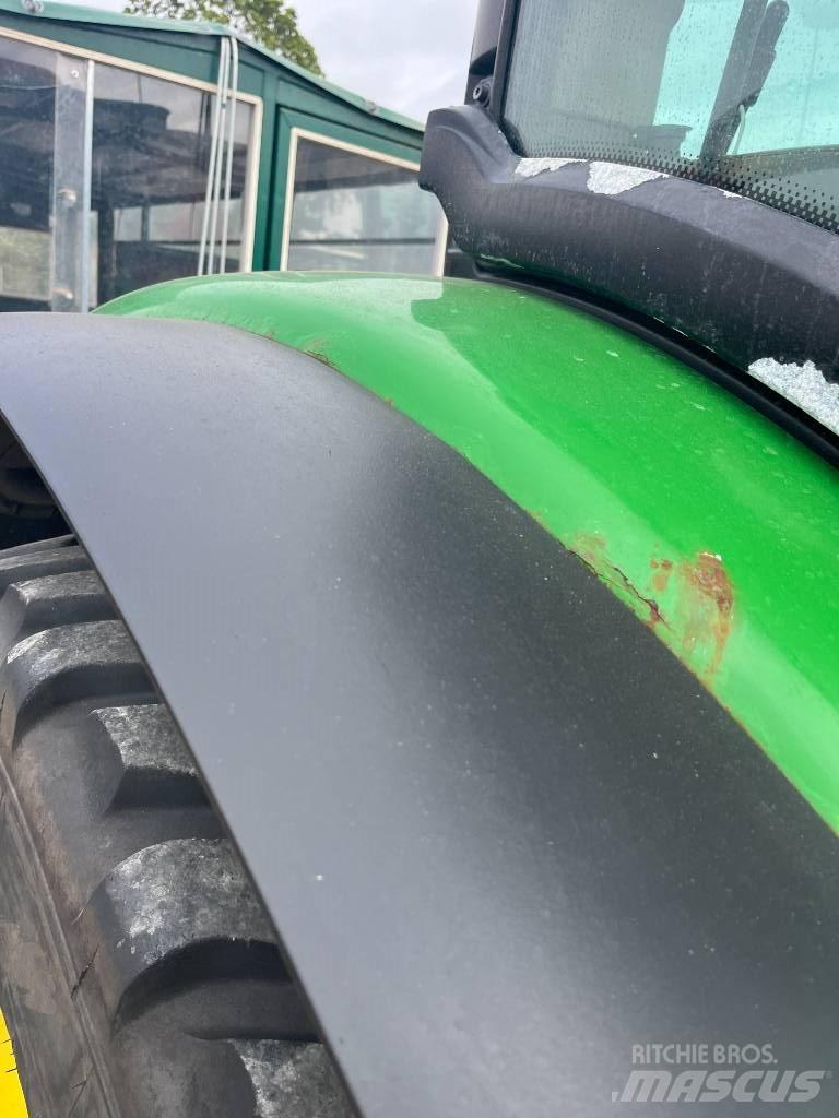 John Deere 6105 R Tractors