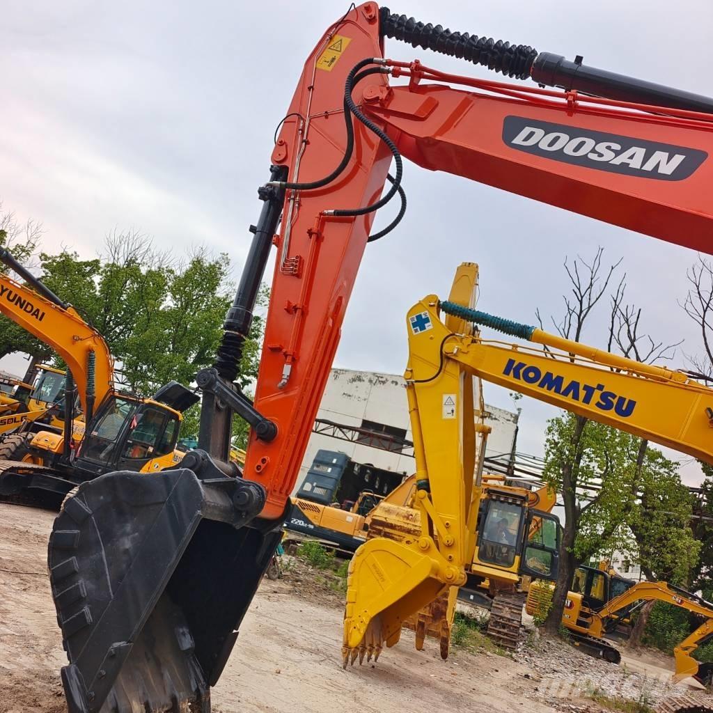 Doosan DX 225 LC Crawler excavators