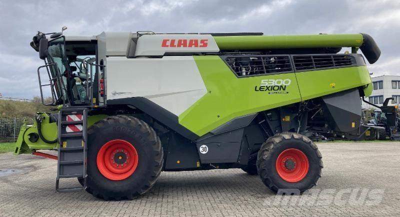 CLAAS LEXION 5300 Combine harvesters