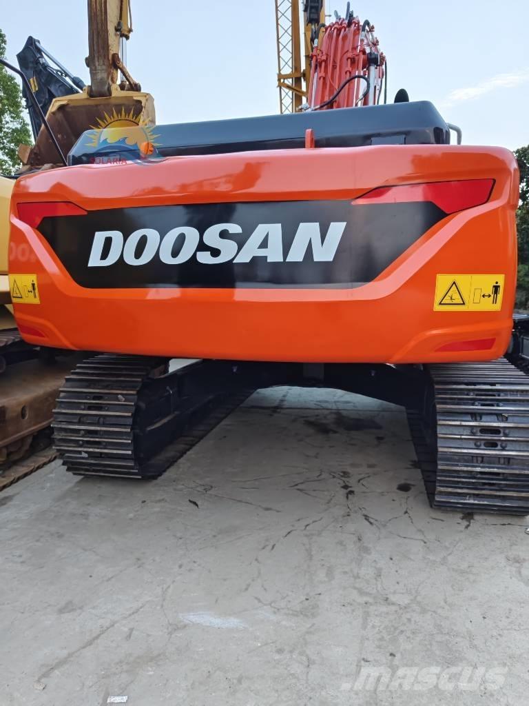 Doosan DX 300 LC Crawler excavators