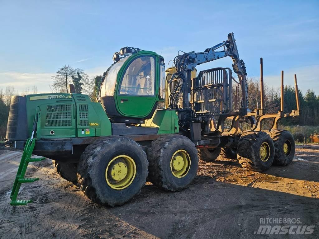 John Deere 1910 E Forwarders