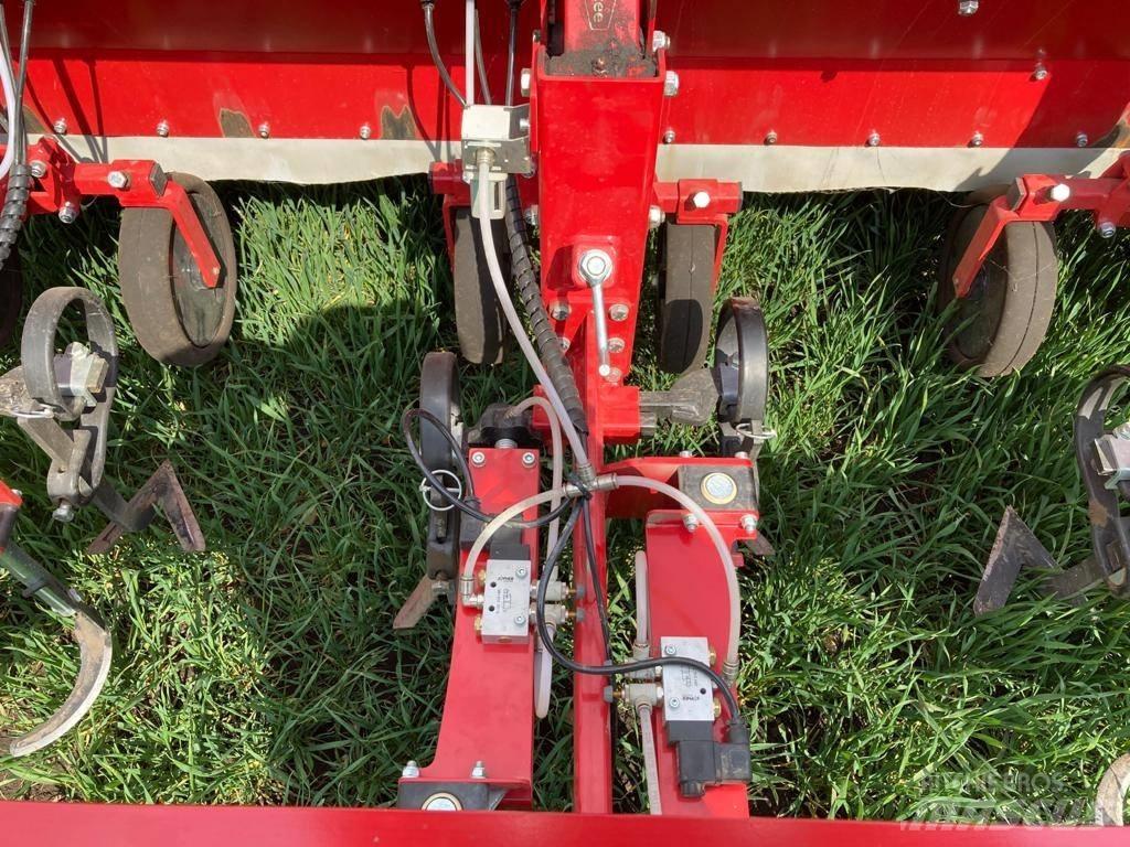 Steketee IC Weeder Row crop cultivators