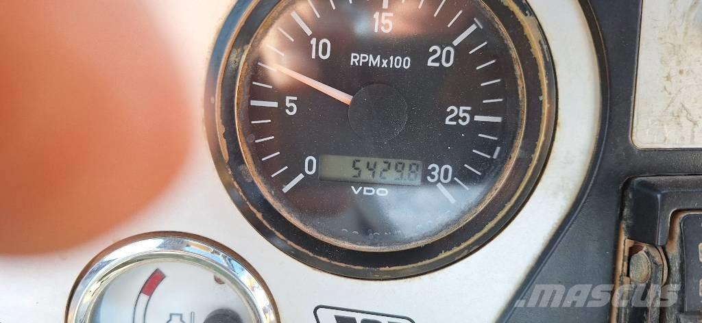 JCB 3 CX Backhoe loaders