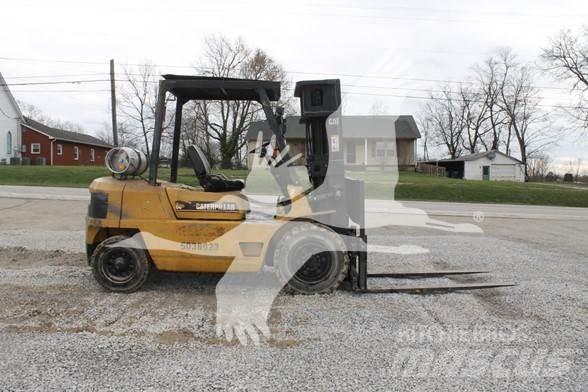 CAT GP40 Diesel trucks