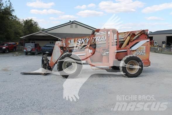 SkyTrak 8042 Telescopic handlers