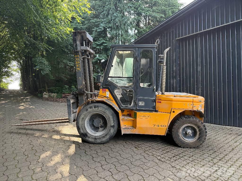 Heden 7440 Diesel trucks