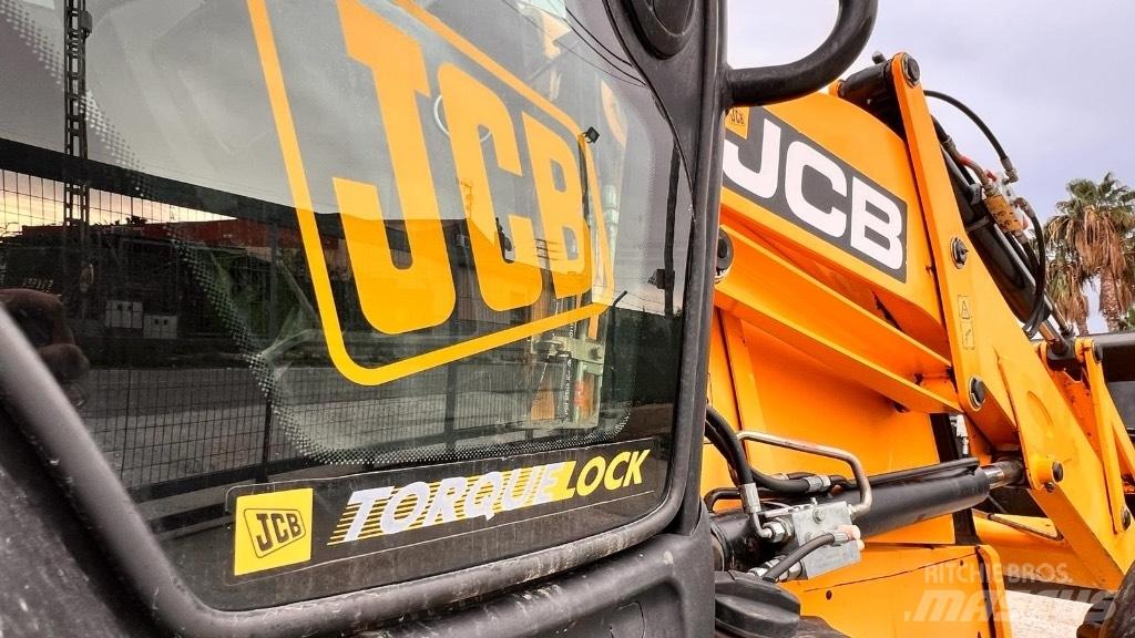 JCB 3 CX Backhoe loaders