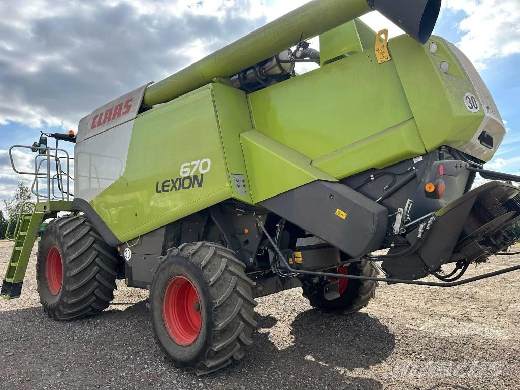 CLAAS Lexion 670 Combine harvesters