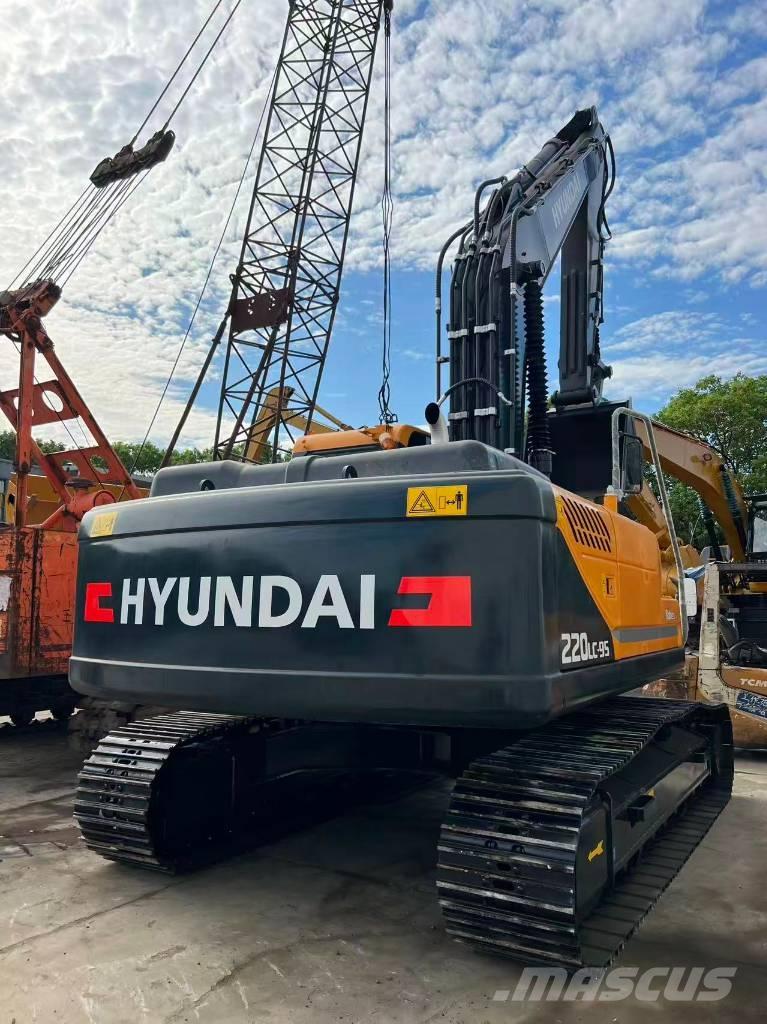 Hyundai R220LC-9S Midi excavators  7t - 12t