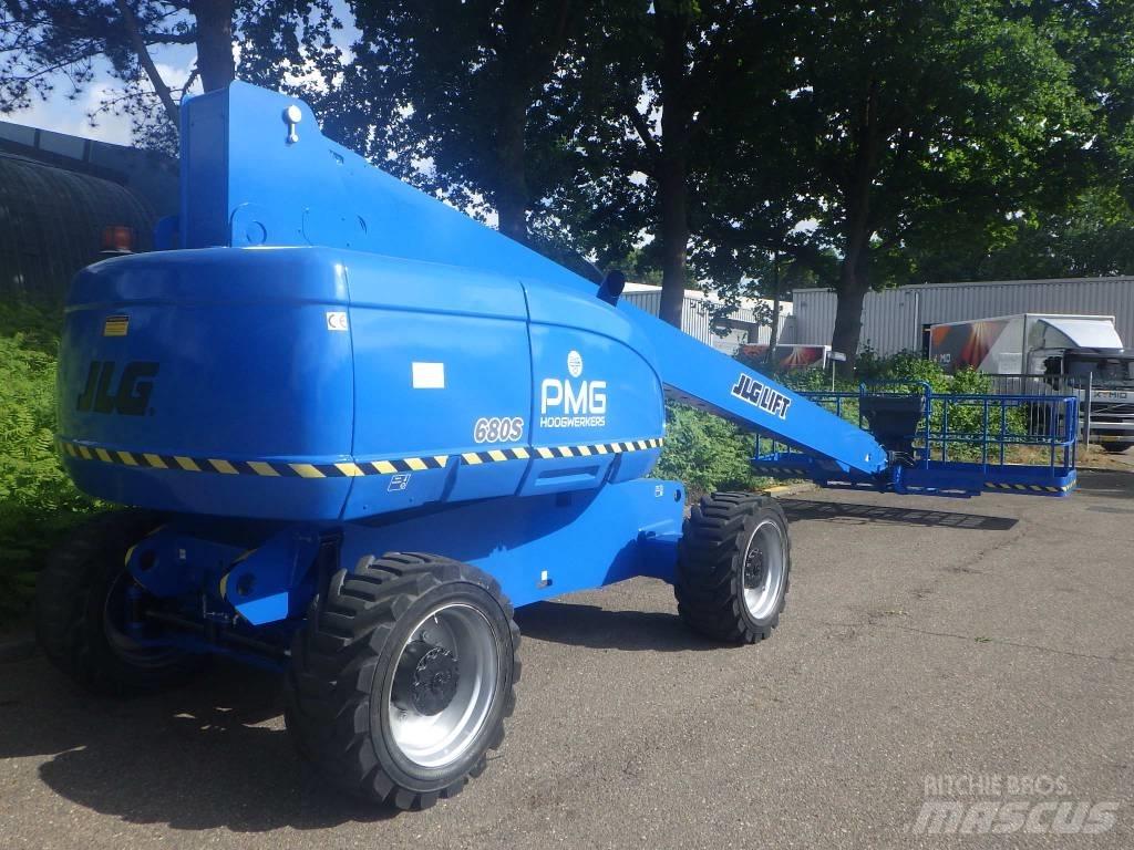 JLG 680S Telescopic boom lifts