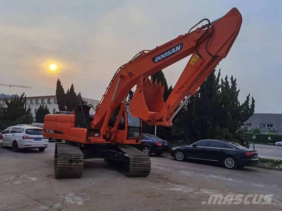 Doosan dx225 Crawler excavators
