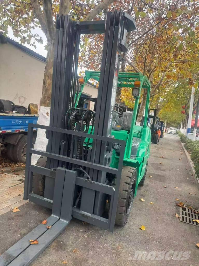 Mitsubishi 5t Diesel trucks