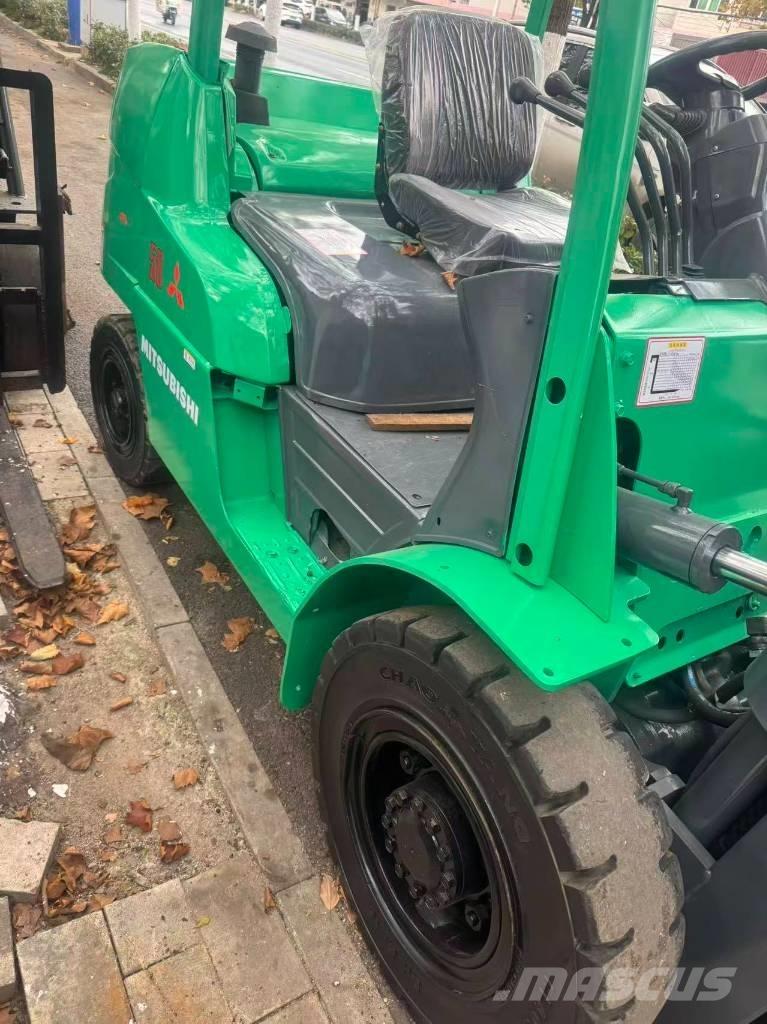 Mitsubishi 5t Diesel trucks