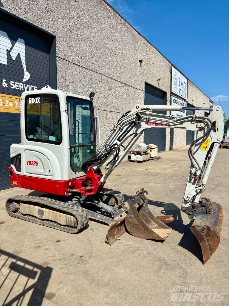 Takeuchi TB 225 Mini excavators < 7t (Mini diggers)