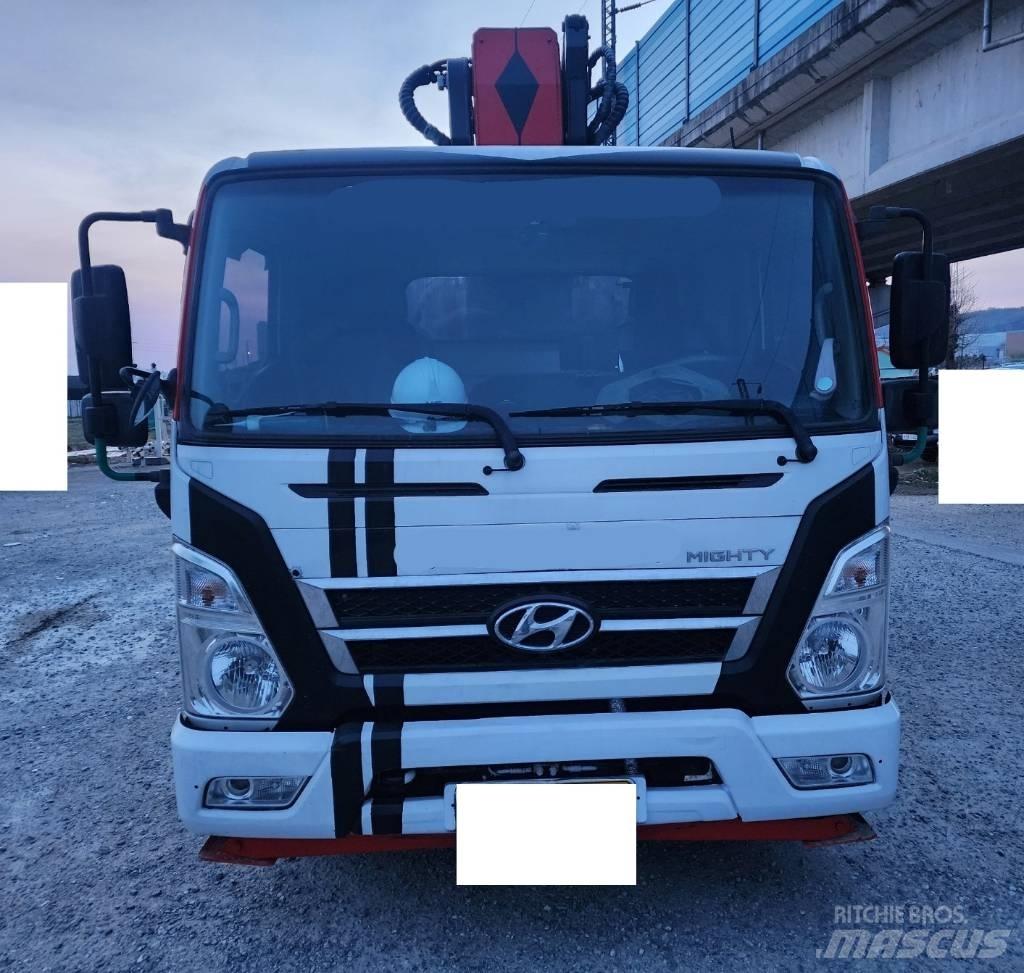Novas 300 Truck & Van mounted aerial platforms