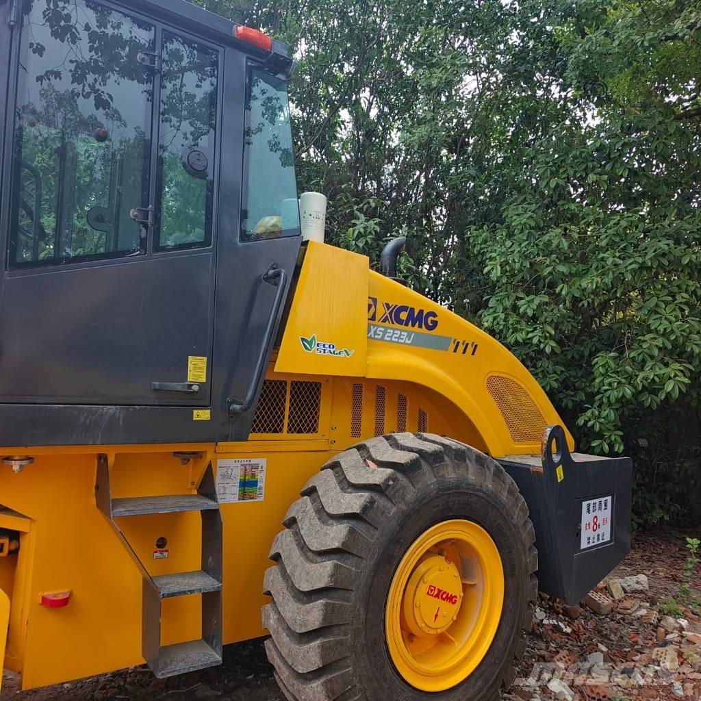 XCMG XS 223 J Single drum rollers