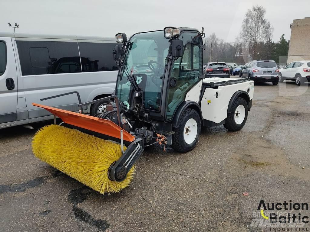 Multihog CX75 Sweepers