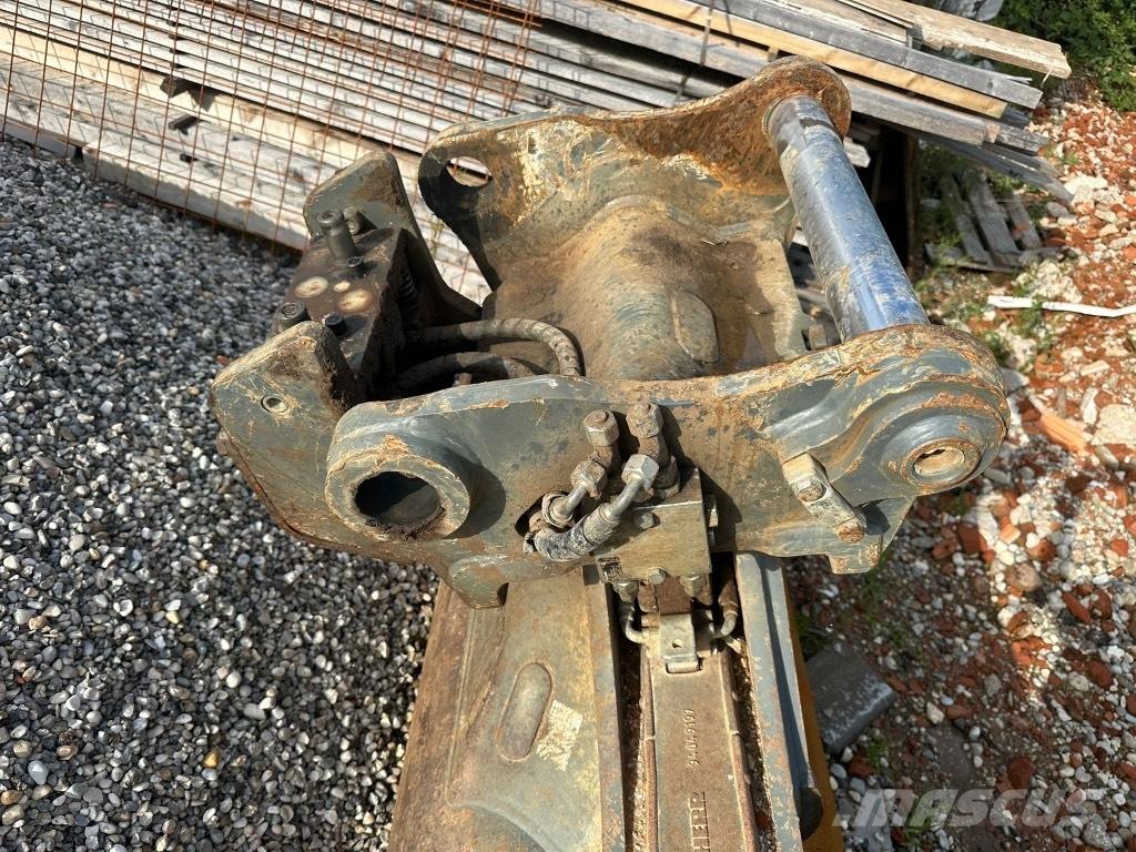 Liebherr R 922 Crawler excavators