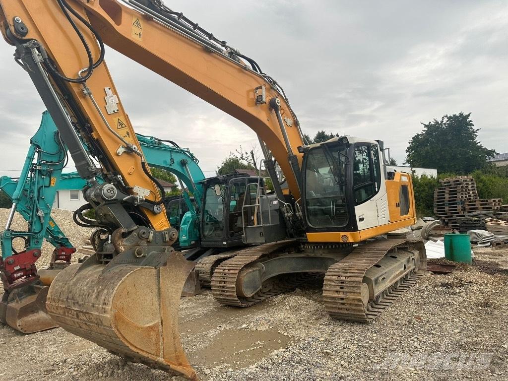 Liebherr R 922 Crawler excavators