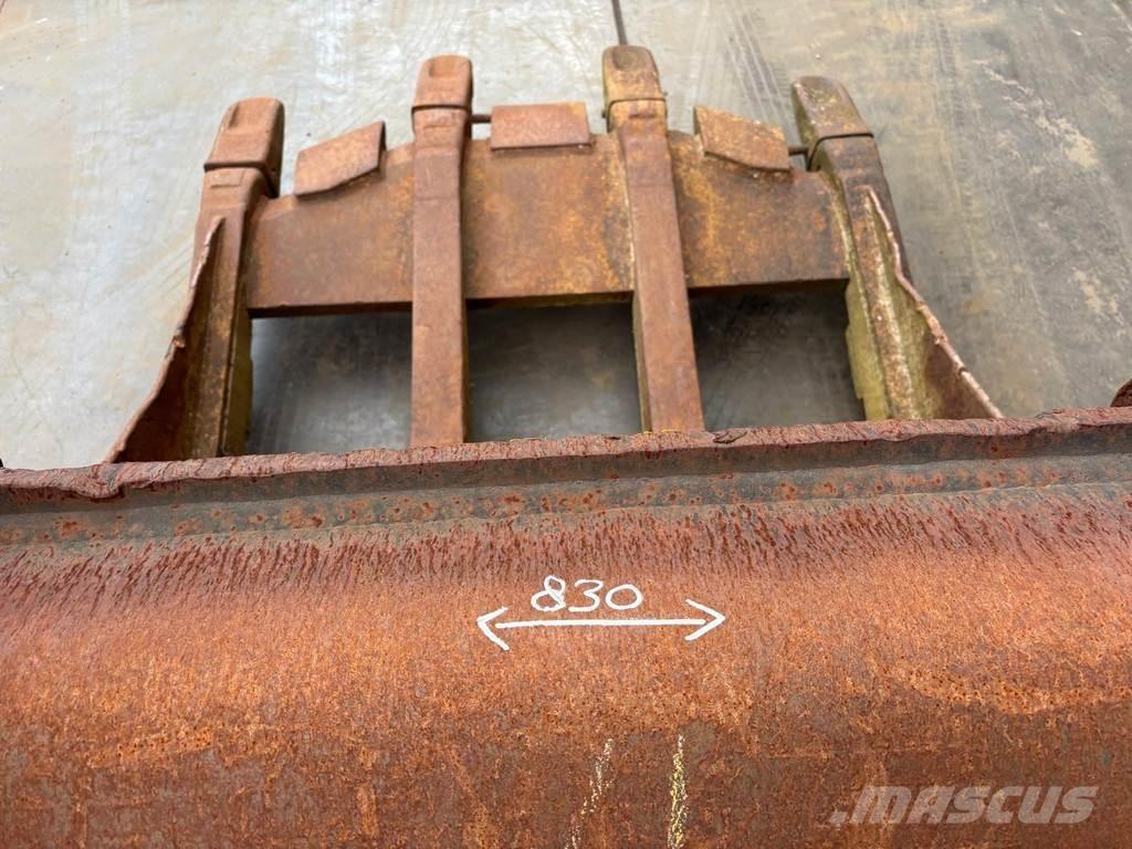  Puinriekbak CW55 Buckets