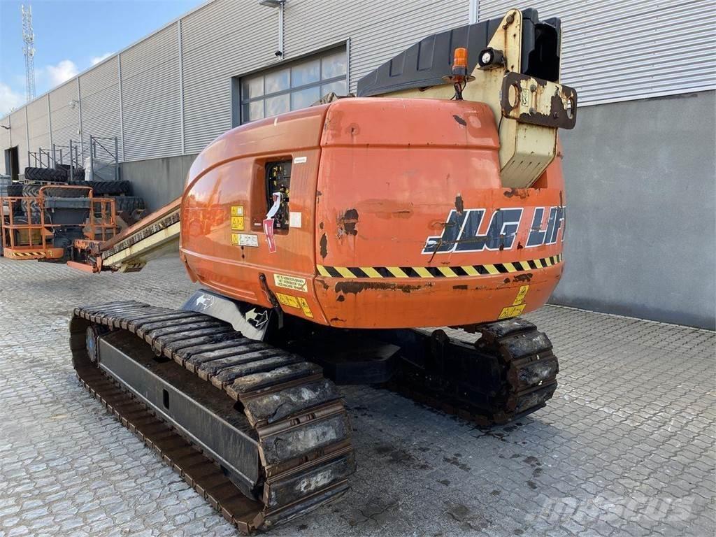 JLG 660SJC Articulated boom lifts