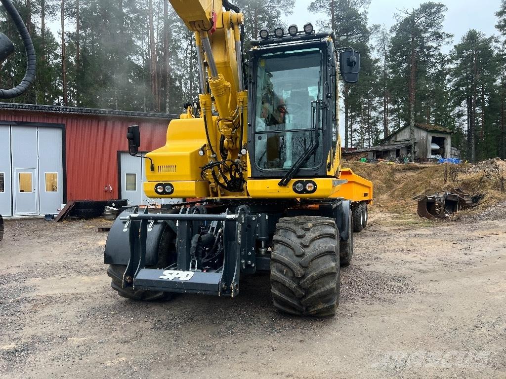 Komatsu PW 158-11 E0 Wheeled excavators