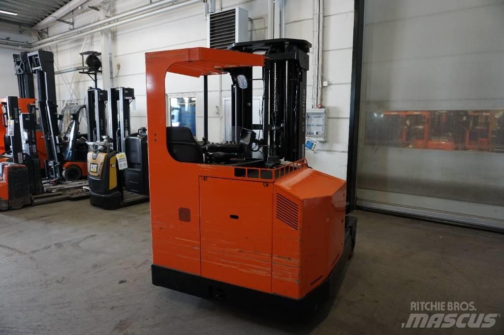 Toyota FRE270 4-way reach trucks