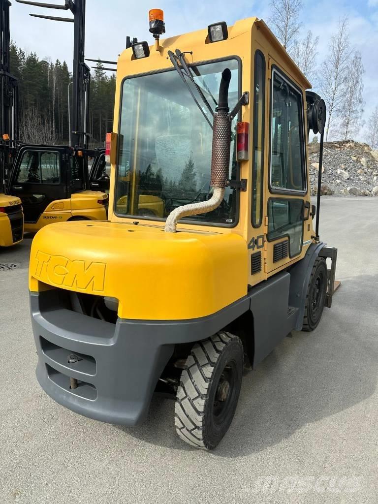 TCM FD40T8 Diesel trucks