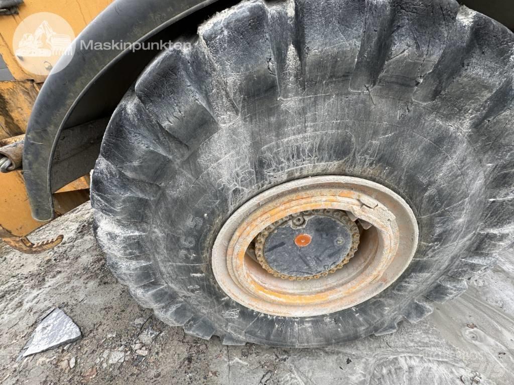 Ljungby L 25 Wheel loaders