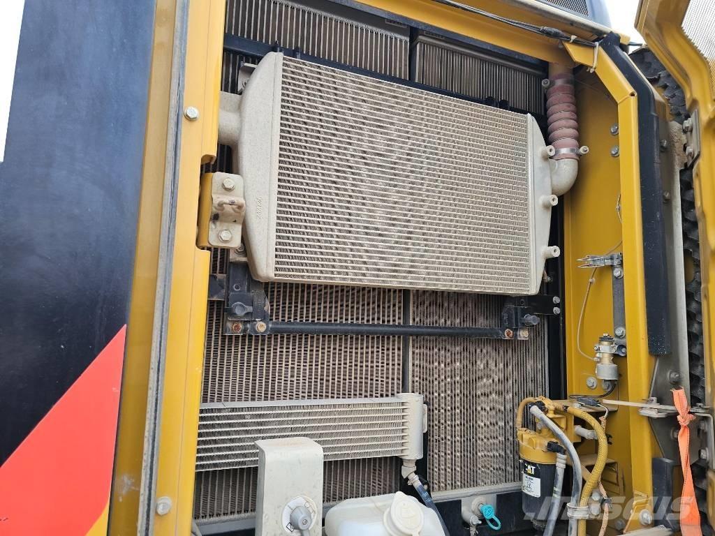 CAT 330FL Crawler excavators