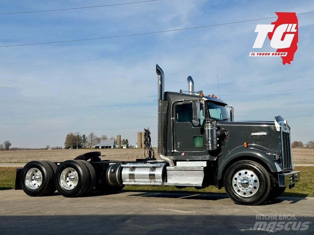 Kenworth W900 Tractor Units