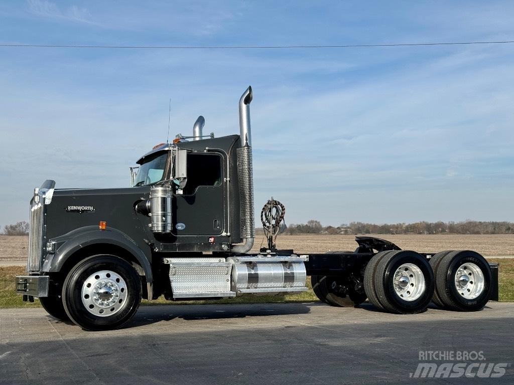 Kenworth W900 Tractor Units