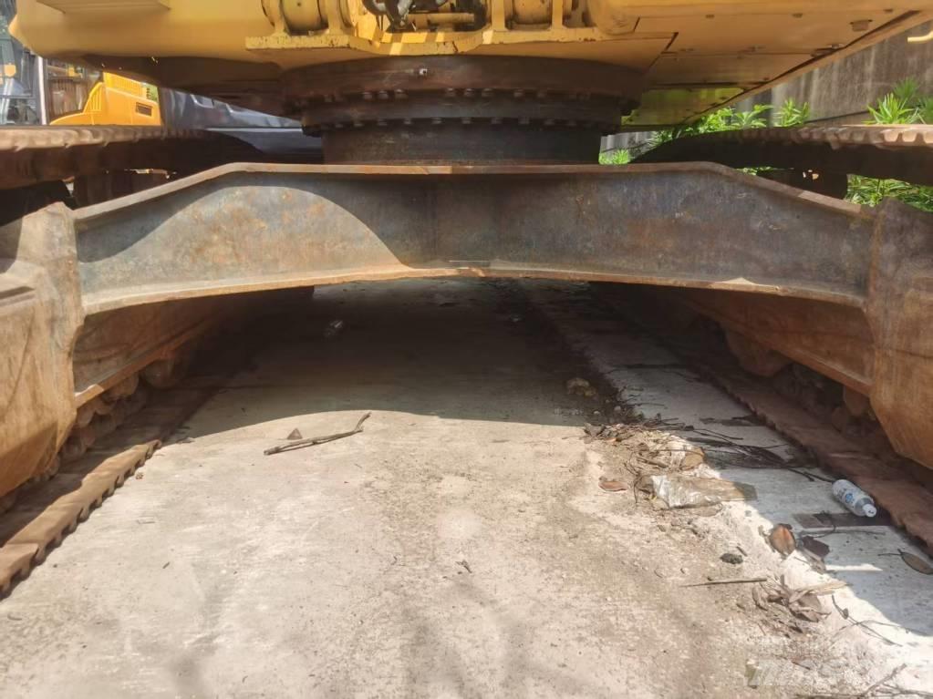 Komatsu PC 400-7 Crawler excavators