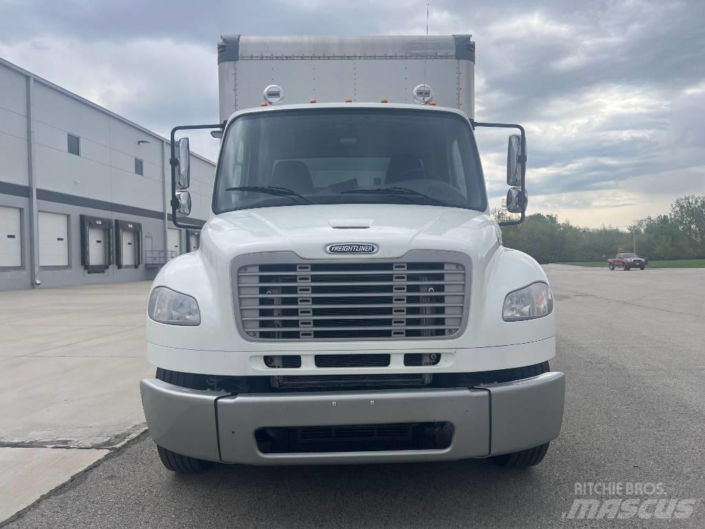 Freightliner M 106 Box body trucks