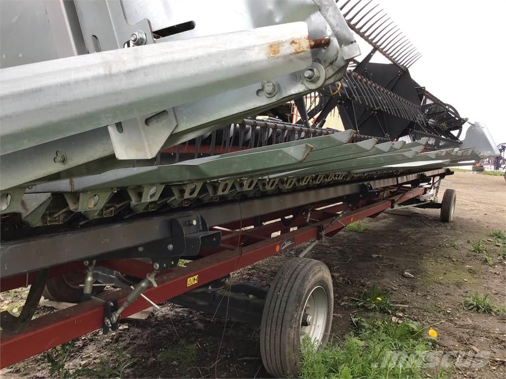 Case IH 3100 Combine harvester heads