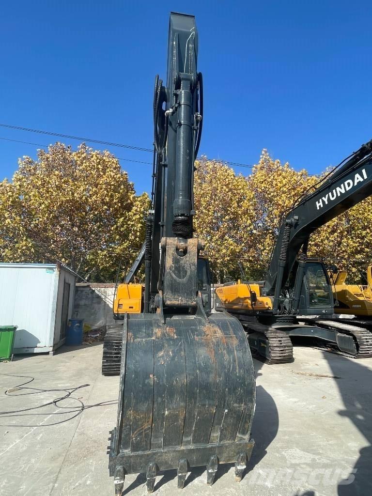 Hyundai HX 220 Crawler excavators