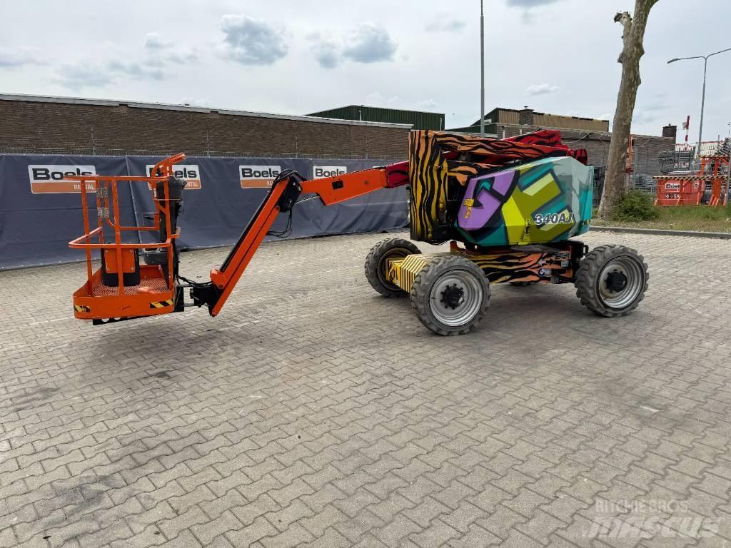 JLG 340AJ Articulated boom lifts