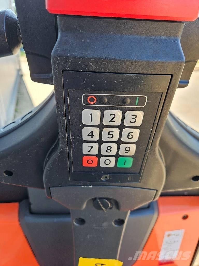 BT LWE 140 Low lifter