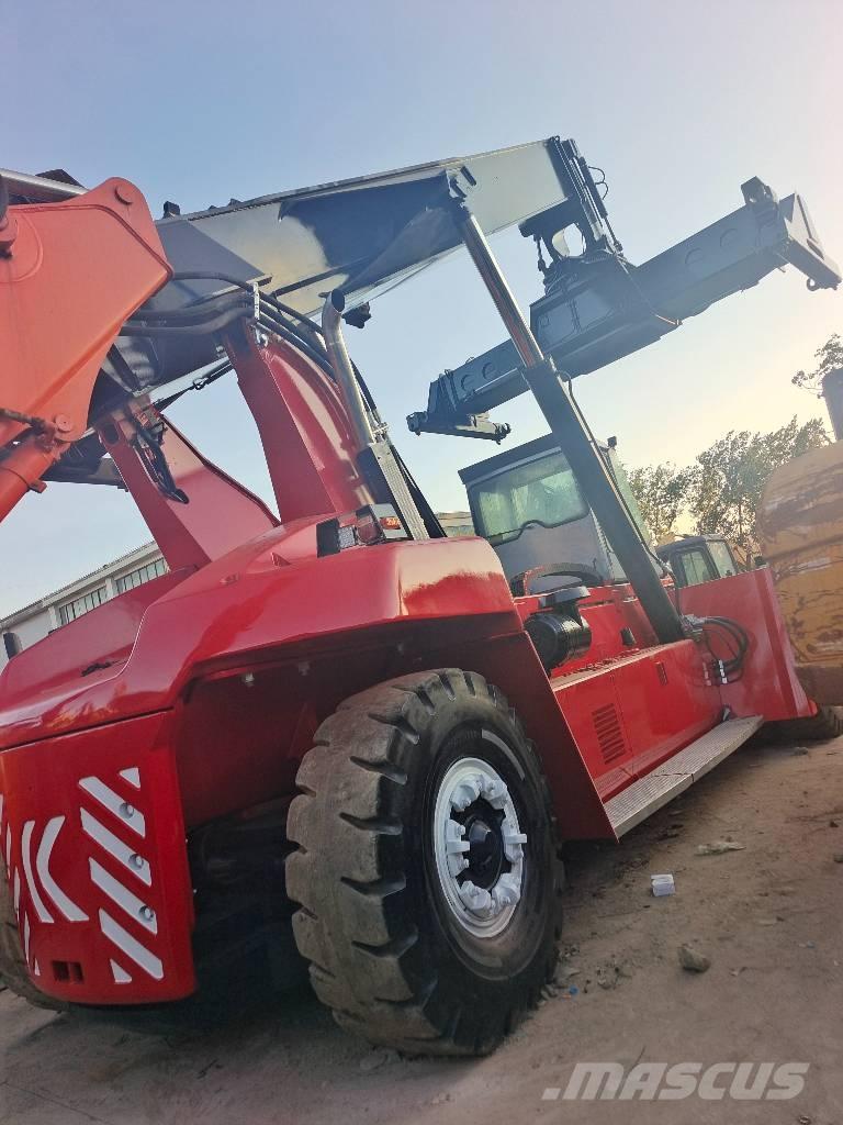 Kalmar DRF 450 Reachstackers